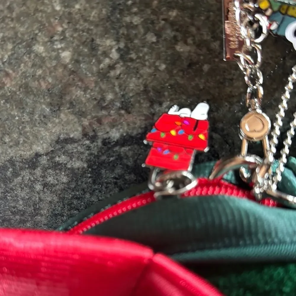 Harveys Peanuts Convertible Crossbody / Snoopy Wreath - Picture 7 of 10